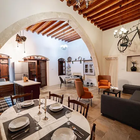 To Palati With Private Pool * Anógira