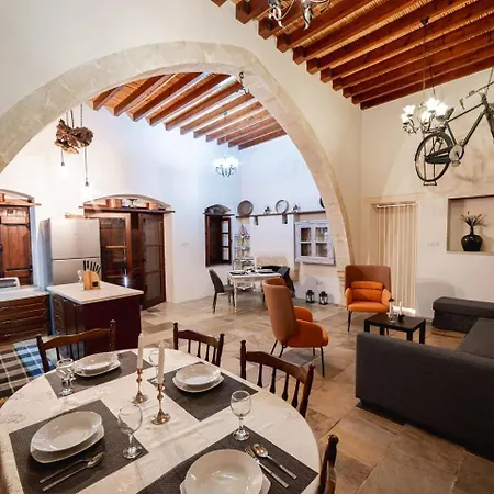 To Palati With Private Pool * Anoyira