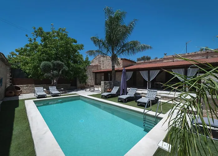 To Palati With Private Pool Anoyira