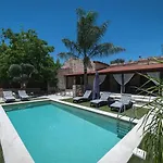 To Palati With Private Pool Anoyira