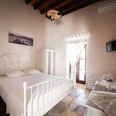 بيت للعطل To Palati With Private Pool Anoyira