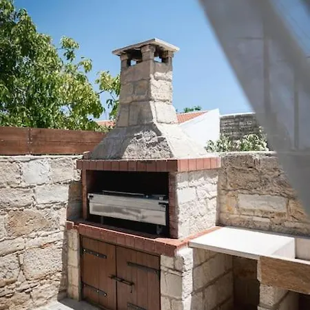 بيت للعطل To Palati With Private Pool Anoyira