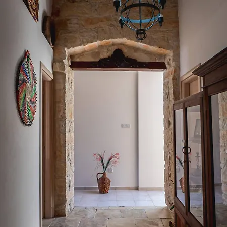 بيت للعطل To Palati With Private Pool Anoyira