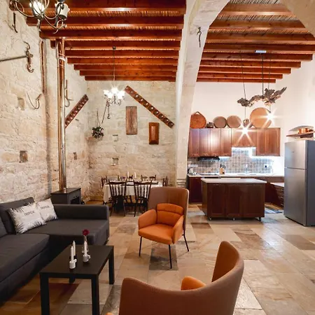 To Palati With Private Pool Tatil Evi