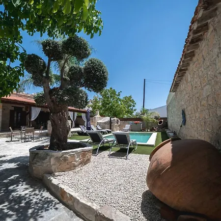 To Palati With Private Pool Anoyira