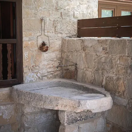 To Palati With Private Pool بيت للعطل *